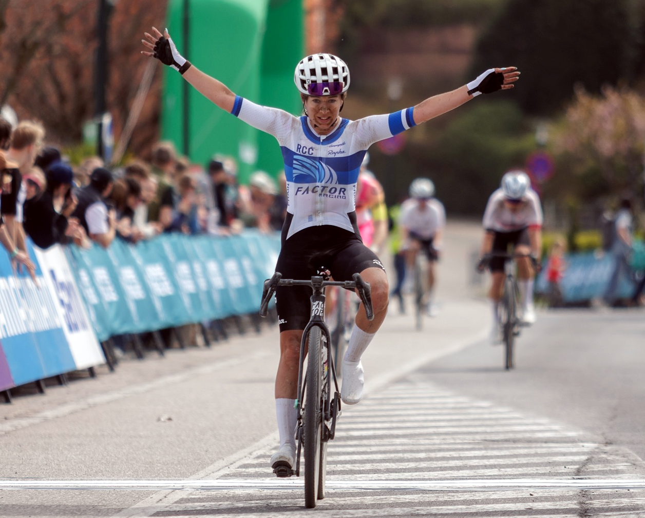 Nicole Frain (Factor Racing Team) attacked in the finale to finish in 04:37:25